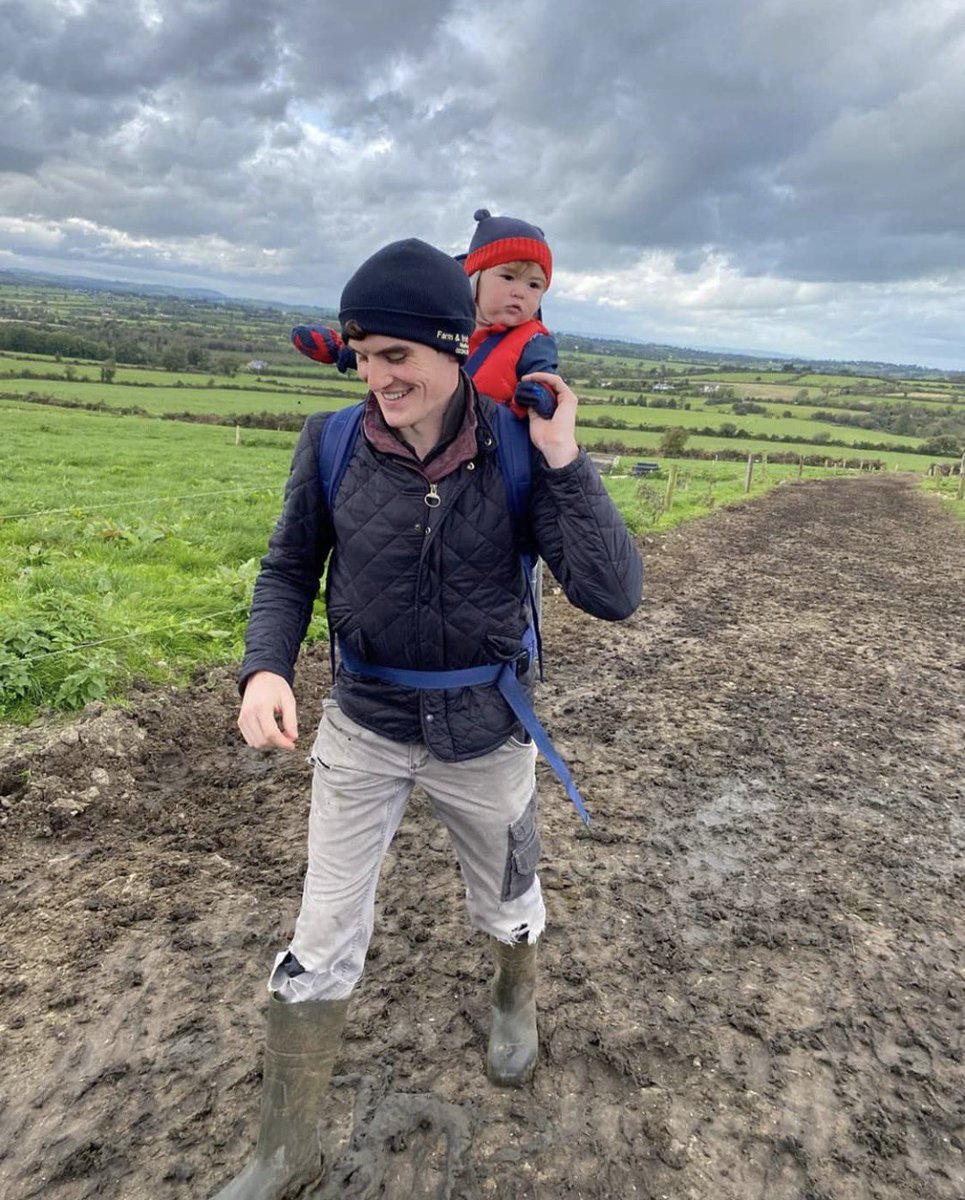 horamiji's tweet photo. tom hayward as a father in modern au HELLO??? https://t.co/205IdUWfJE