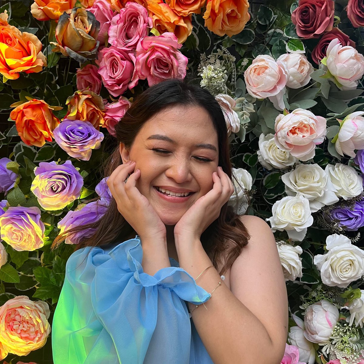 뷔 🪭 tweet media