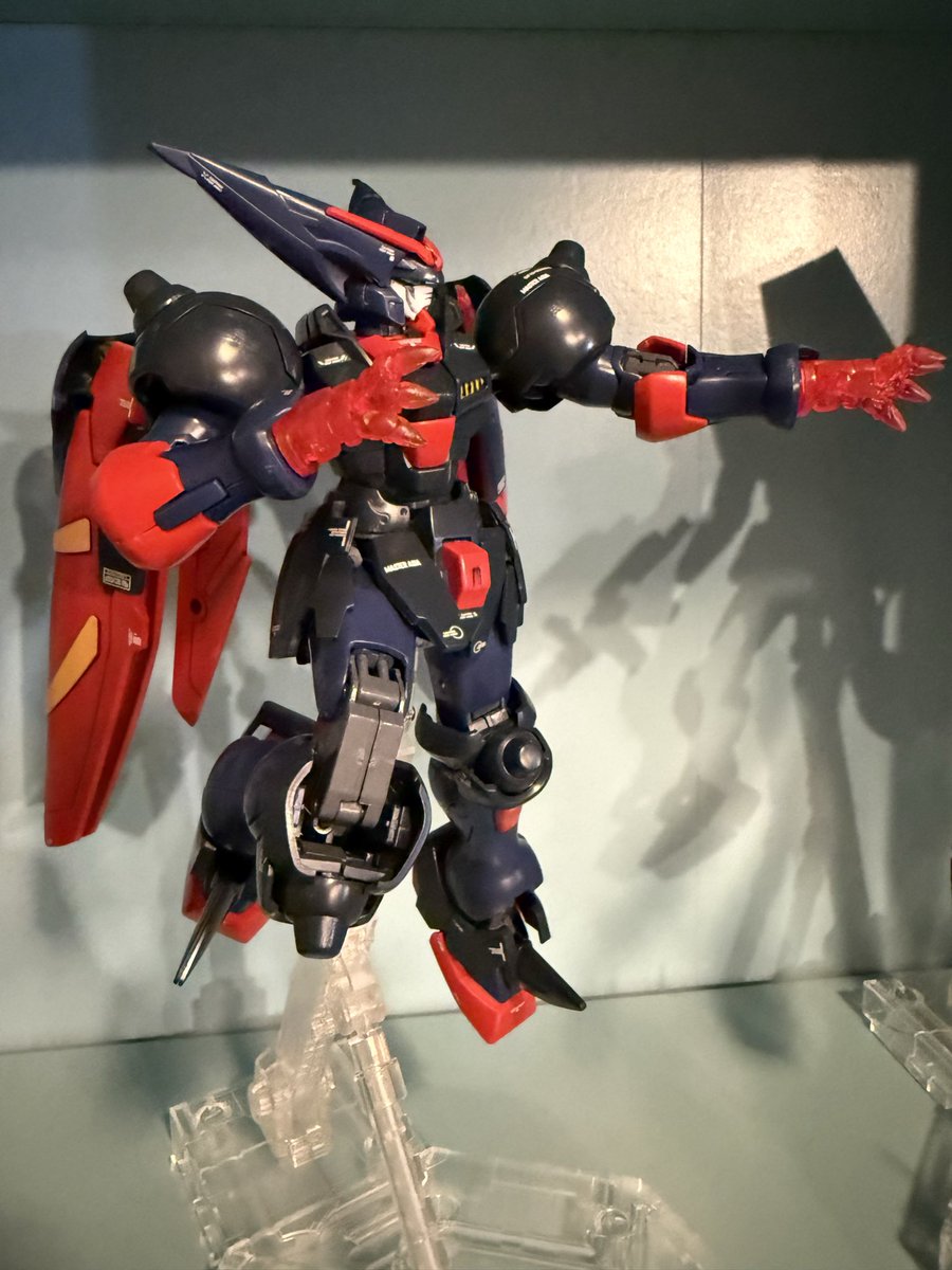 Matt317A's tweet photo. Master Gundam. MG. 1/100th scale. Decals from Delpi Decal. Another kit done. Now to give my MG Guncannon the same treatment. https://t.co/Nrc3xu8m12