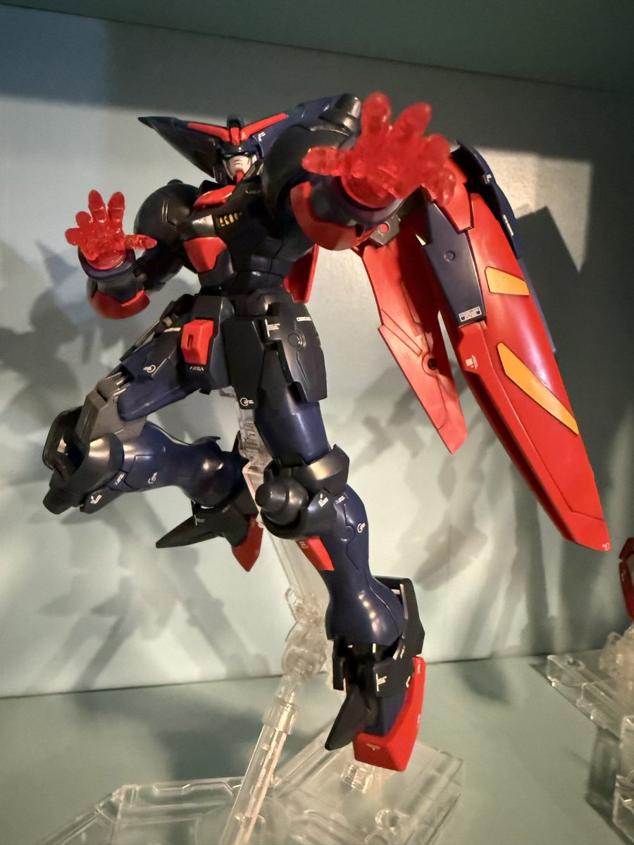 Matt317A's tweet photo. Master Gundam. MG. 1/100th scale. Decals from Delpi Decal. Another kit done. Now to give my MG Guncannon the same treatment. https://t.co/Nrc3xu8m12