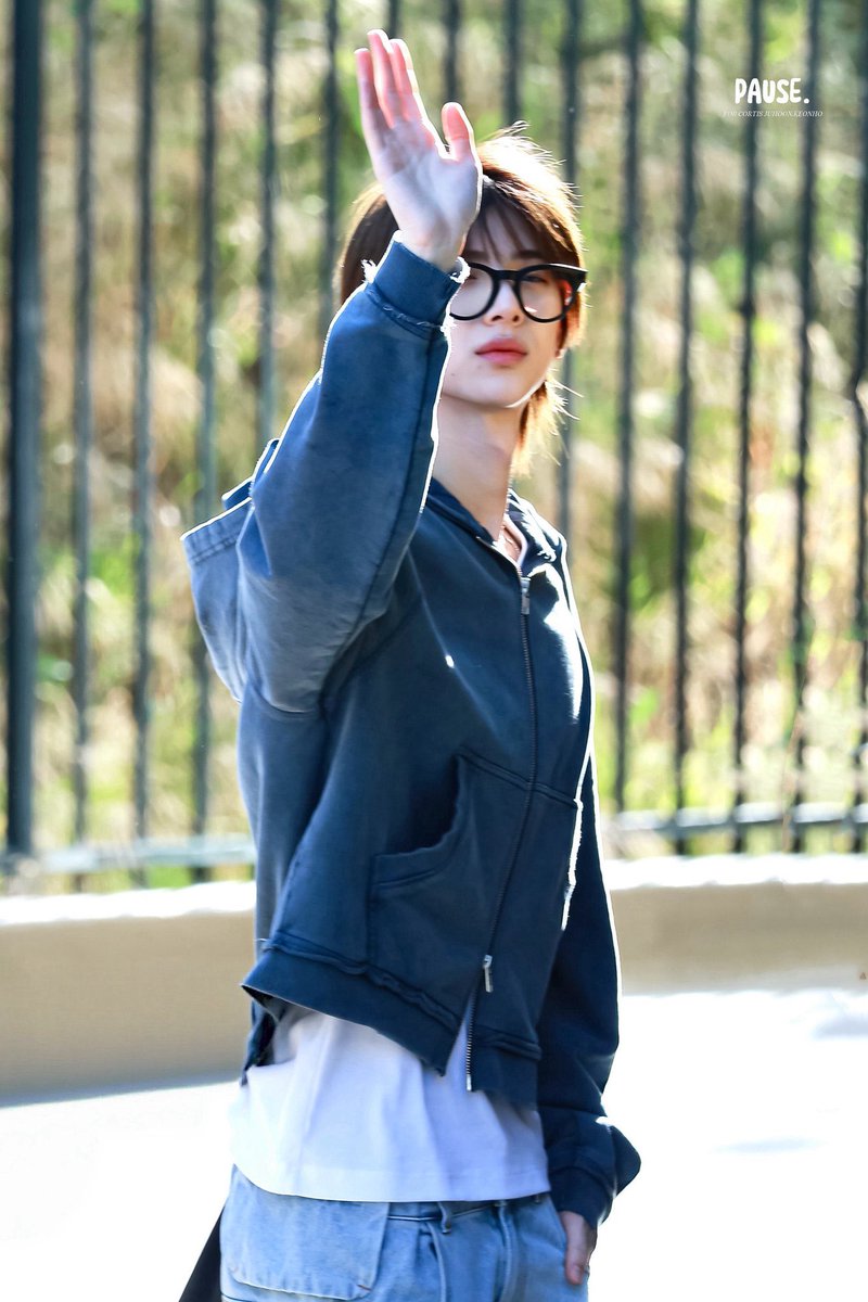 ella ❋ tweet media