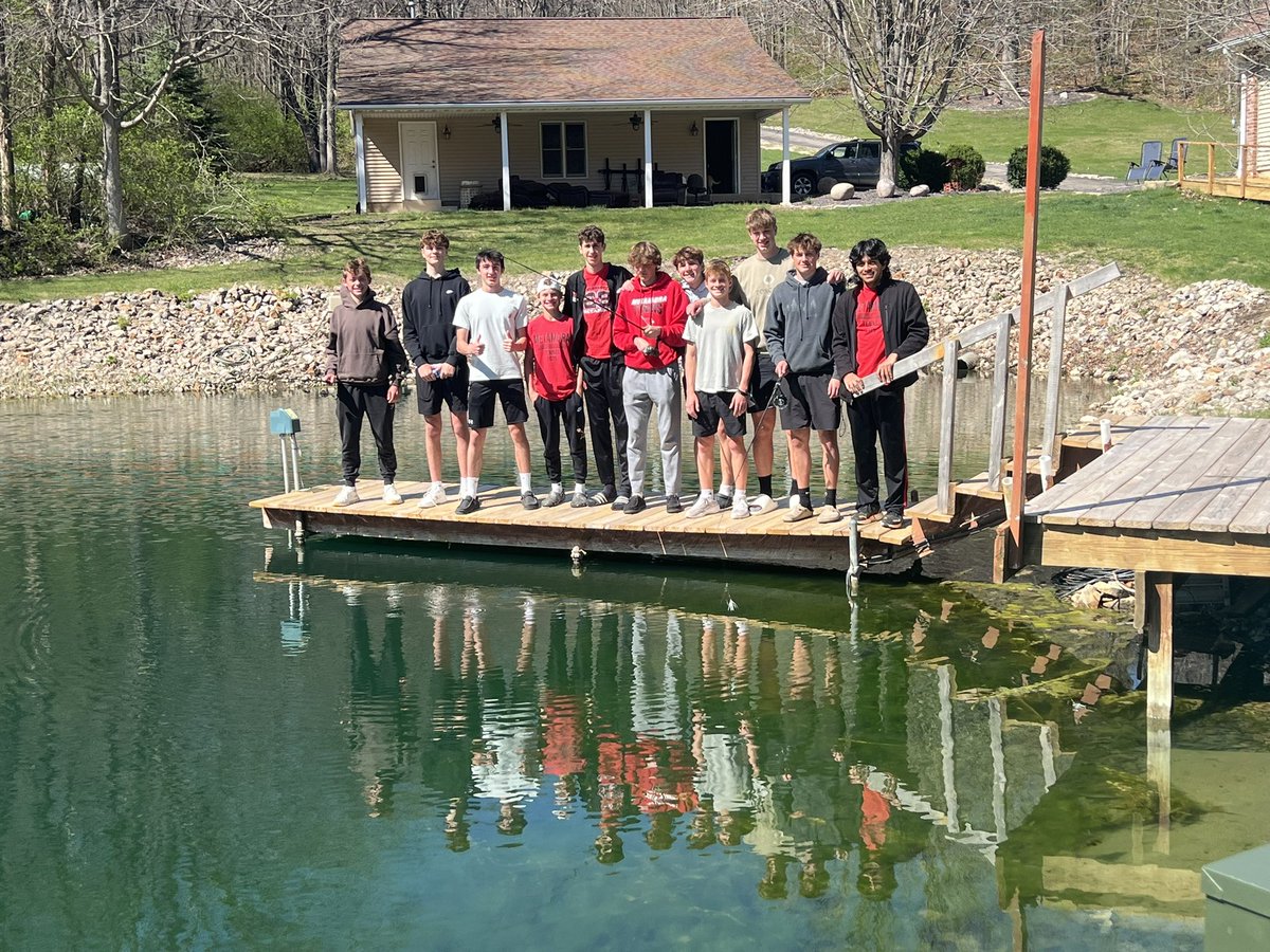 MetamoraTennis's tweet photo. Second team meal. Second lake. Four hours of fun with teammates = priceless.
#funtogether
#friendsforlife https://t.co/CdwTNdyuIh