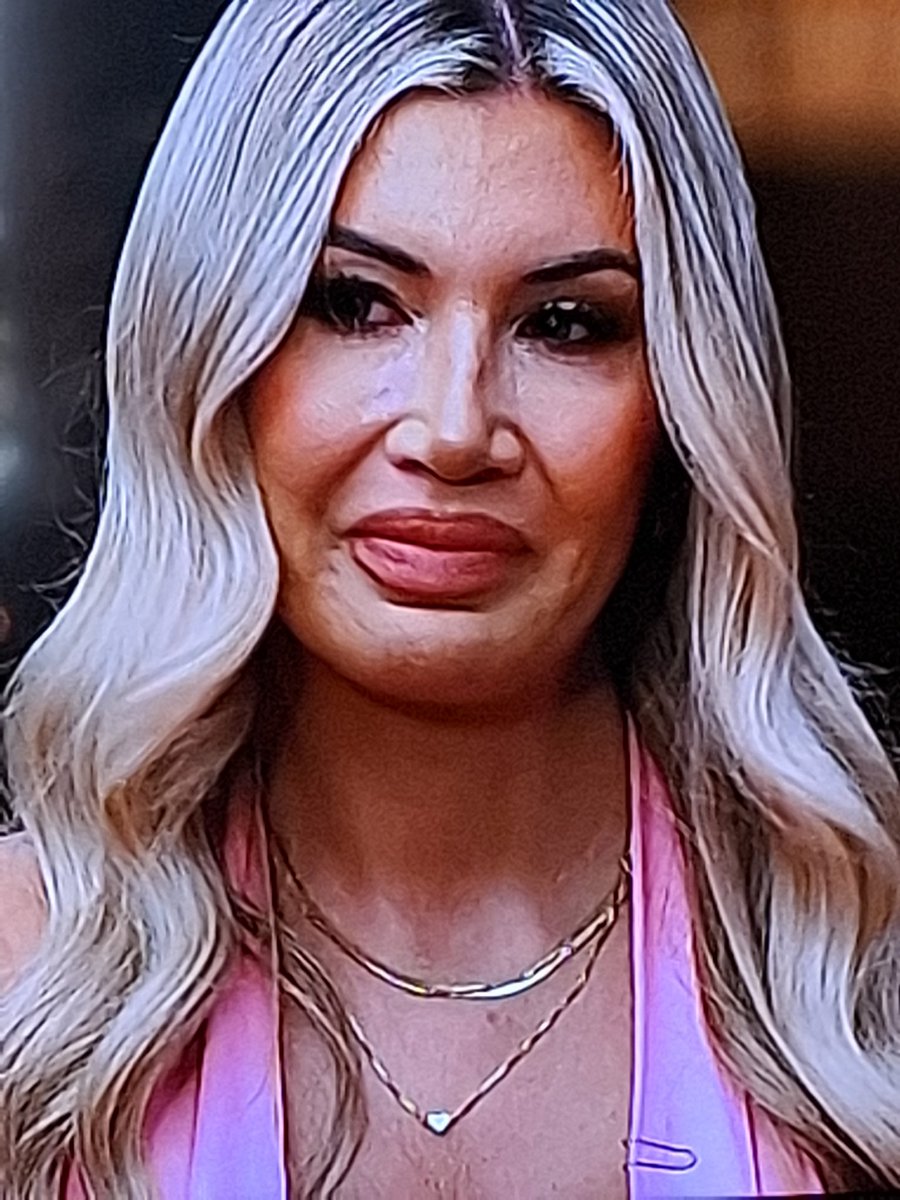 TheCraigles60's tweet photo. #CraterFace crying over unseen footage of ##Whoville running her into the ground is epic!!
Not one tear was shed!
#mafsau https://t.co/cfdIUx7hs2