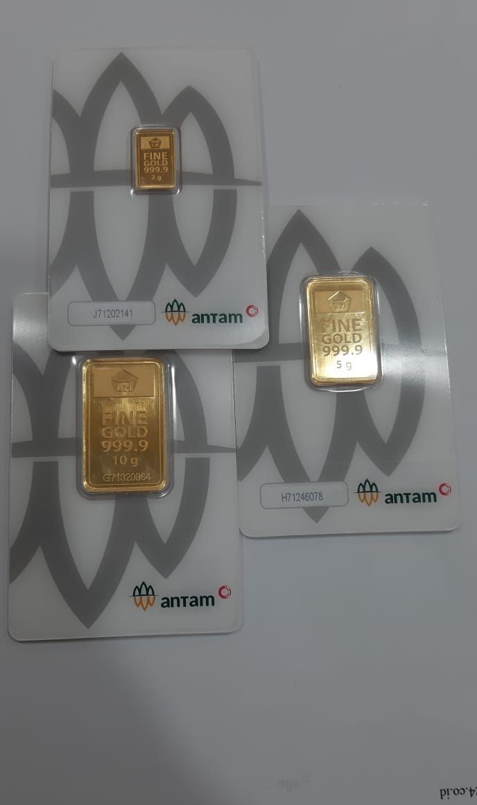 couple's gold medan tweet media