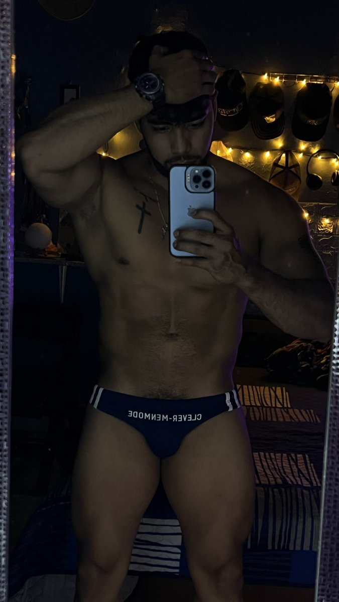 BryanFit96's tweet photo. El que con fuego se mete , con fuego se quema 💪🥵🥵🔥🔥🔥
#fitboy #model #entrajedebaño #body https://t.co/Yj2LZqIpvv