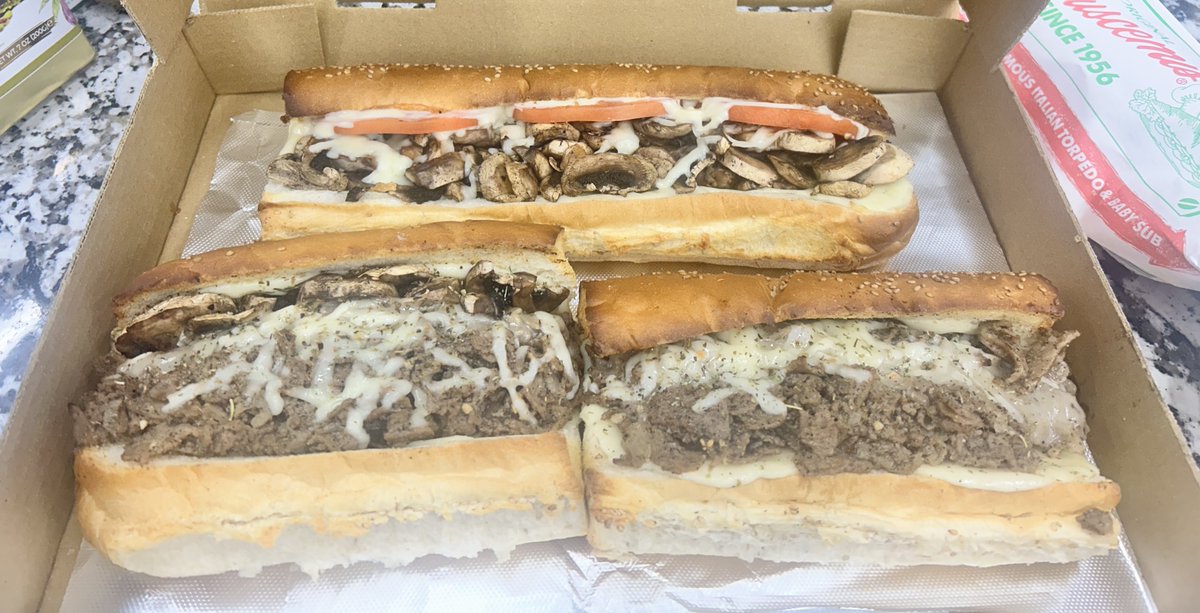 laurabagley4's tweet image. new Buscemis on Auburn and Dequindre , go see Gus for subs and pizza! #FoodSpot 🥪