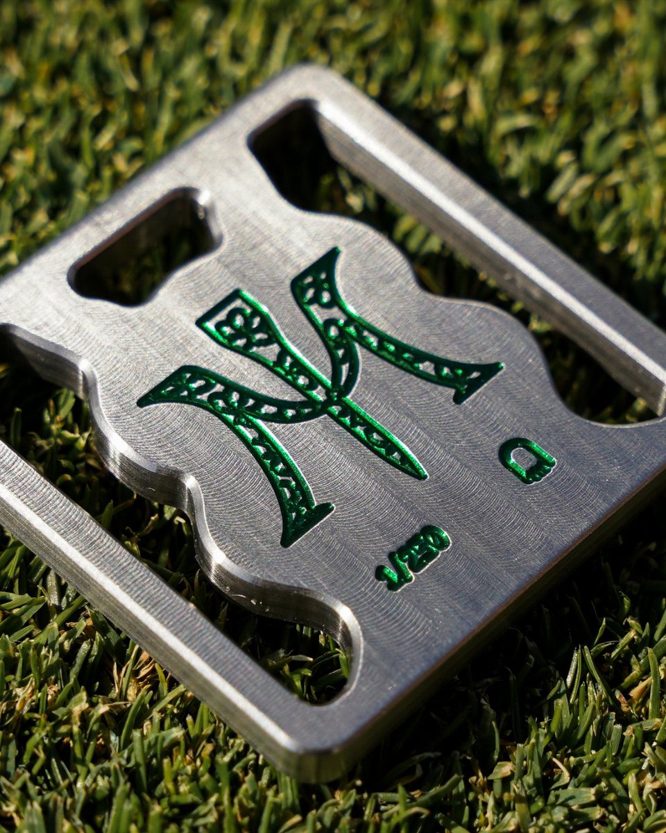 MiuraGolfInc's tweet image. The Sakura Ball Marker captures the beauty of cherry blossoms with refined detail and craftsmanship. A limited release with CMDGolfCo, blending performance, collectibility, and understated design.

Shop now: miuragolf.com/collections/se…