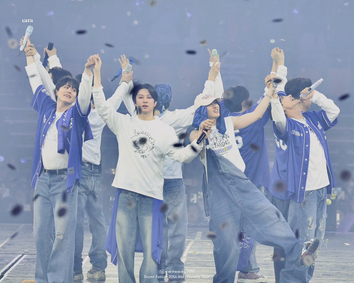 caraaa_701's tweet photo. 𝟐𝟎𝟐𝟔𝟎𝟒𝟎𝟑-𝟎𝟓 𝐒𝐮𝐩𝐞𝐫 𝐉𝐮𝐧𝐢𝐨𝐫 𝐒𝐉-𝐂𝐨𝐫𝐞 𝐢𝐧 𝐒𝐞𝐨𝐮𝐥 🇰🇷

💙

#supershow10 #SJcore #ss10encore #슈퍼쇼10 
#superjunior #sj #슈퍼주니어 #슈주 https://t.co/8LNhQ2whVS