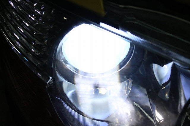 車検で、ヘッドライト検査が
HiからLowに変わりました
2灯式は、上下の切り替えだけなので
ほぼ通っていますが、4灯式は要注意です
当店でいうとCT9Aがかなりの確率で
NGなっています
車検前にバルブ交換をお勧めします

画像はCT9A　HID→LEDバルブへ
#YRADVANCE #YRアドバンス