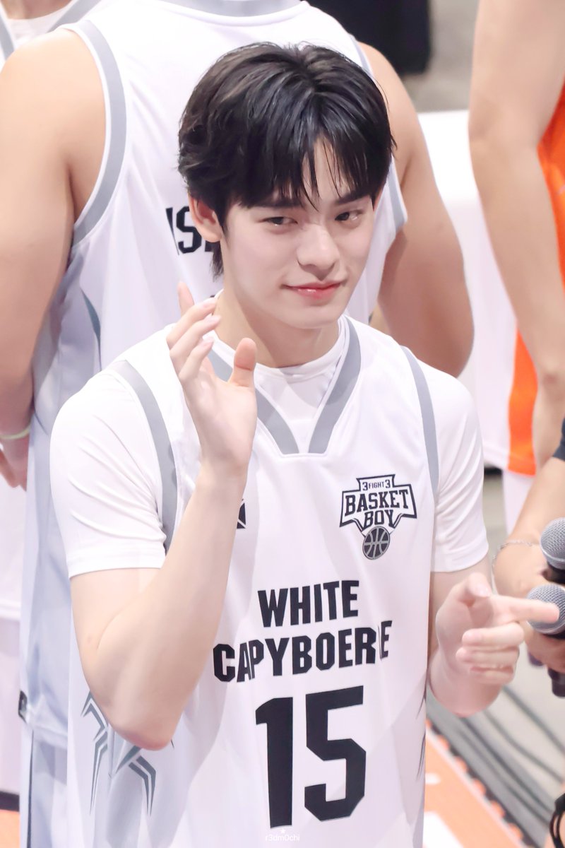 nongred🫕* tweet media