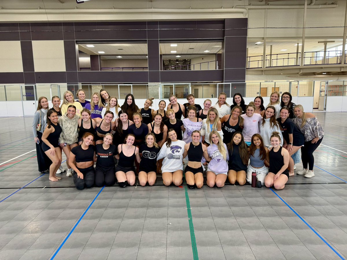 K-State Classy Cats tweet media