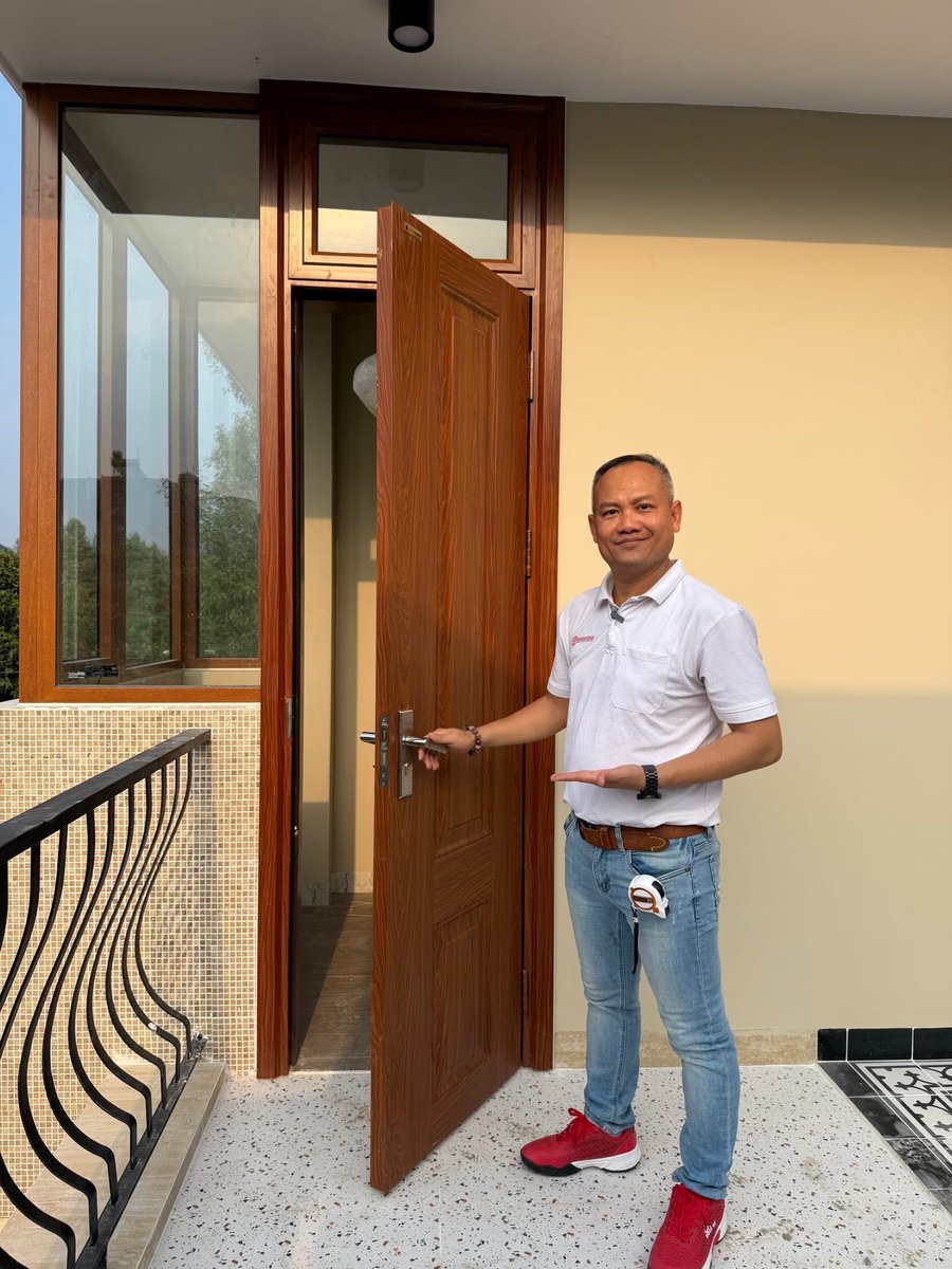 Ceotranvanlam's tweet photo. Lắp đặt cửa thép vân gỗ 1 cánh có ô fix kính 
#lãm #mrlãm #LãmSaiGonDoor #lamsaigondoor #saigondoor #cuathepvango #cuathepgiago https://t.co/1ErU2Y0A9Y