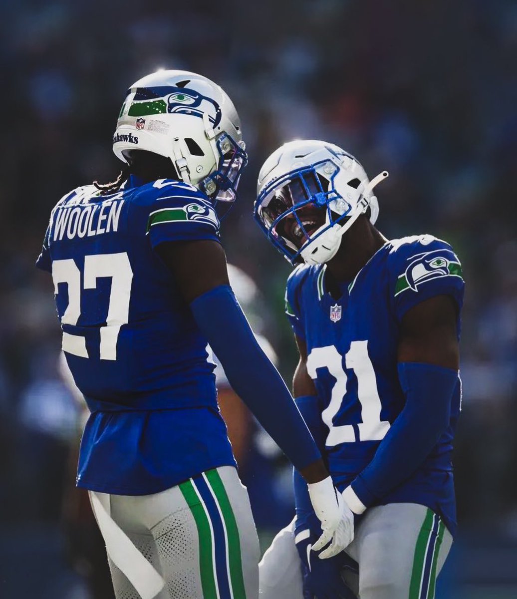 EyeoftheHawk tweet media