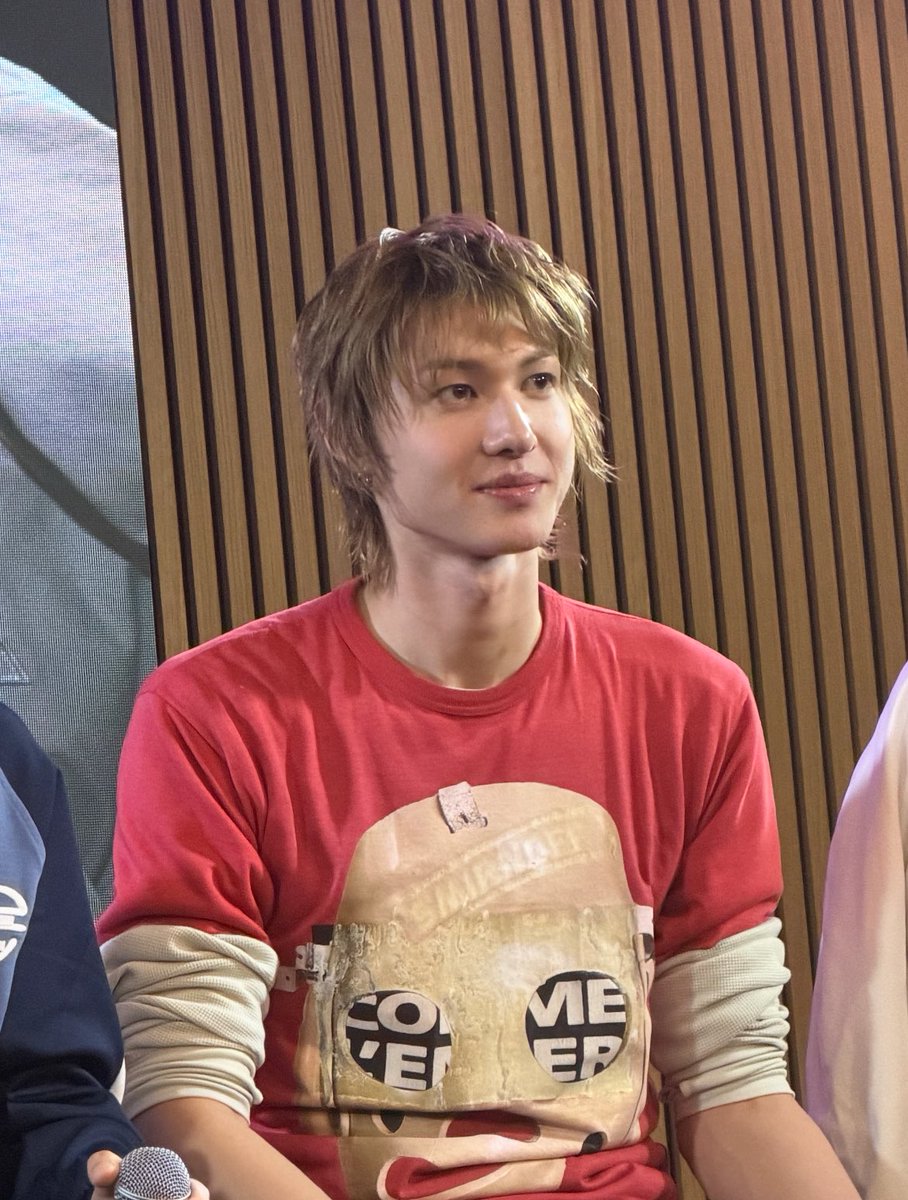 carly 𖤍 tweet media