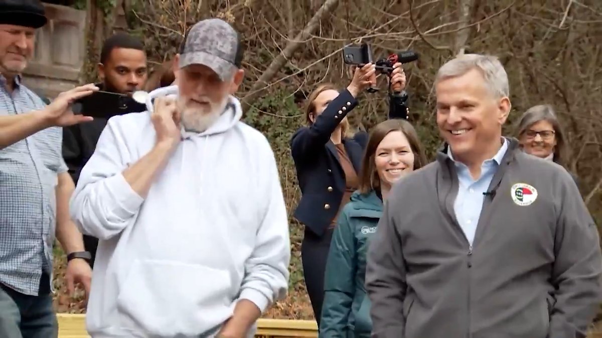 Queen_City_News's tweet image. LESSONS LEARNED? | New #DHS secretary is coming to western NC for Helene impacted tour after Tillis' #Noem criticism #WNC. @andy_weber_tv 

➡️ tinyurl.com/5a2mxytb