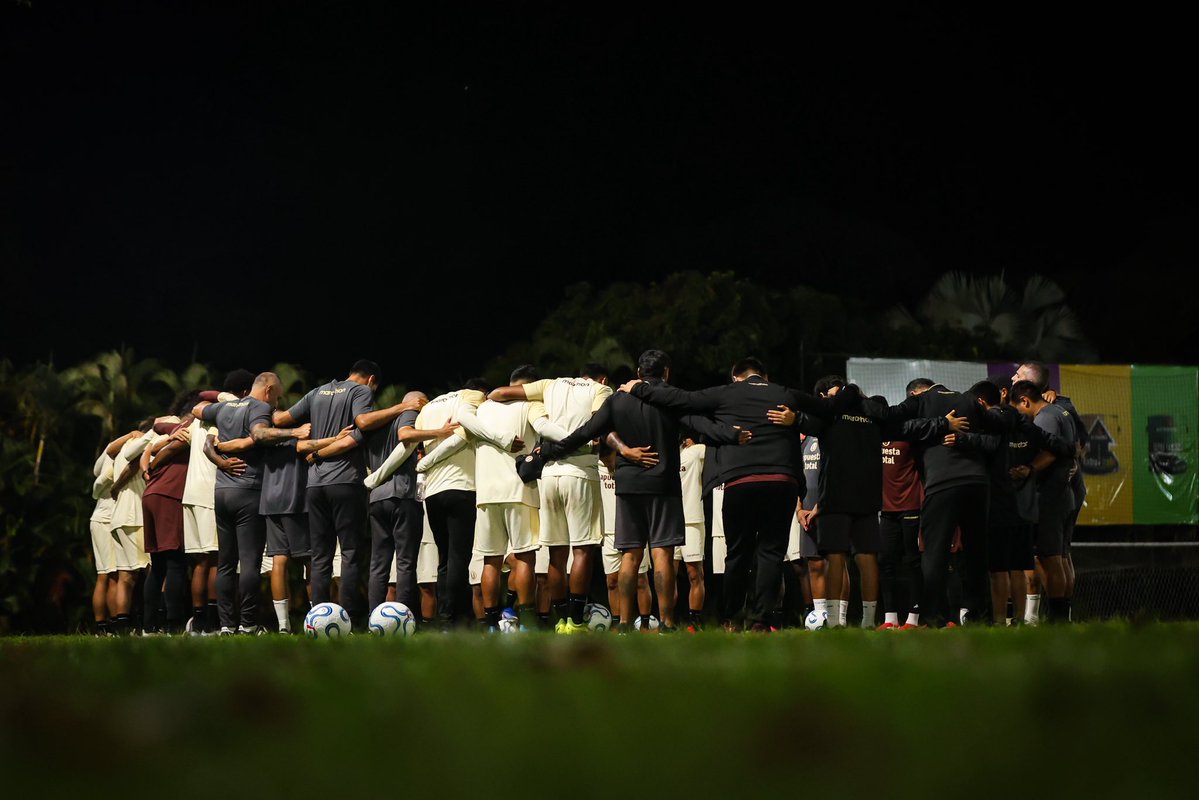 Universitario tweet media