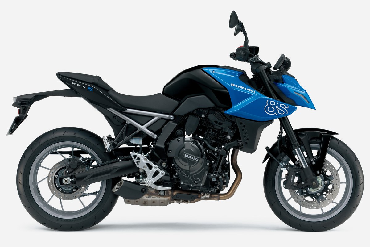 suzukicojpmotor's tweet photo. 【製品リリース情報：GSX-8S】
無限の可能性。無限の楽しみ。新時代のネイキッドストリートファイター GSX-8S 2026年モデル登場。
発売日：2026 年4月15日 (水)
https://t.co/ESPendrHaX https://t.co/oQMtv2vN4C