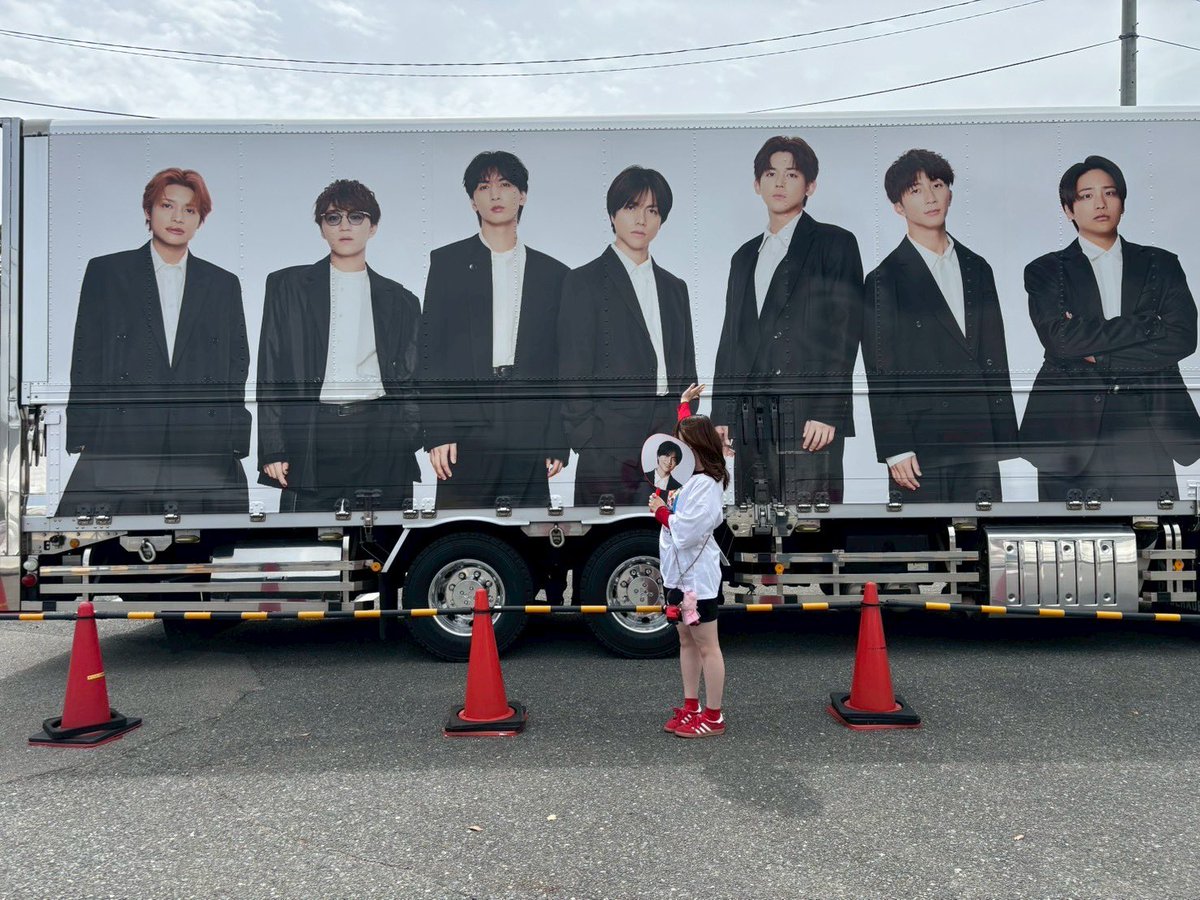 WEST__7777's tweet photo. 4/7 17時〜 マリンメッセ福岡

1年ぶりにWESTに会えた💖セトリ良すぎたし面白くてかっこよくて幸せすぎた‼️バクステ後ろの6列目で、神席だしメンバー近くまで来てくれるし最高すぎる2時間半でした🌟
次はPayPayで待っちょるよ▶️
#唯一無二  #WESTꓸ https://t.co/HBhtT27HhB