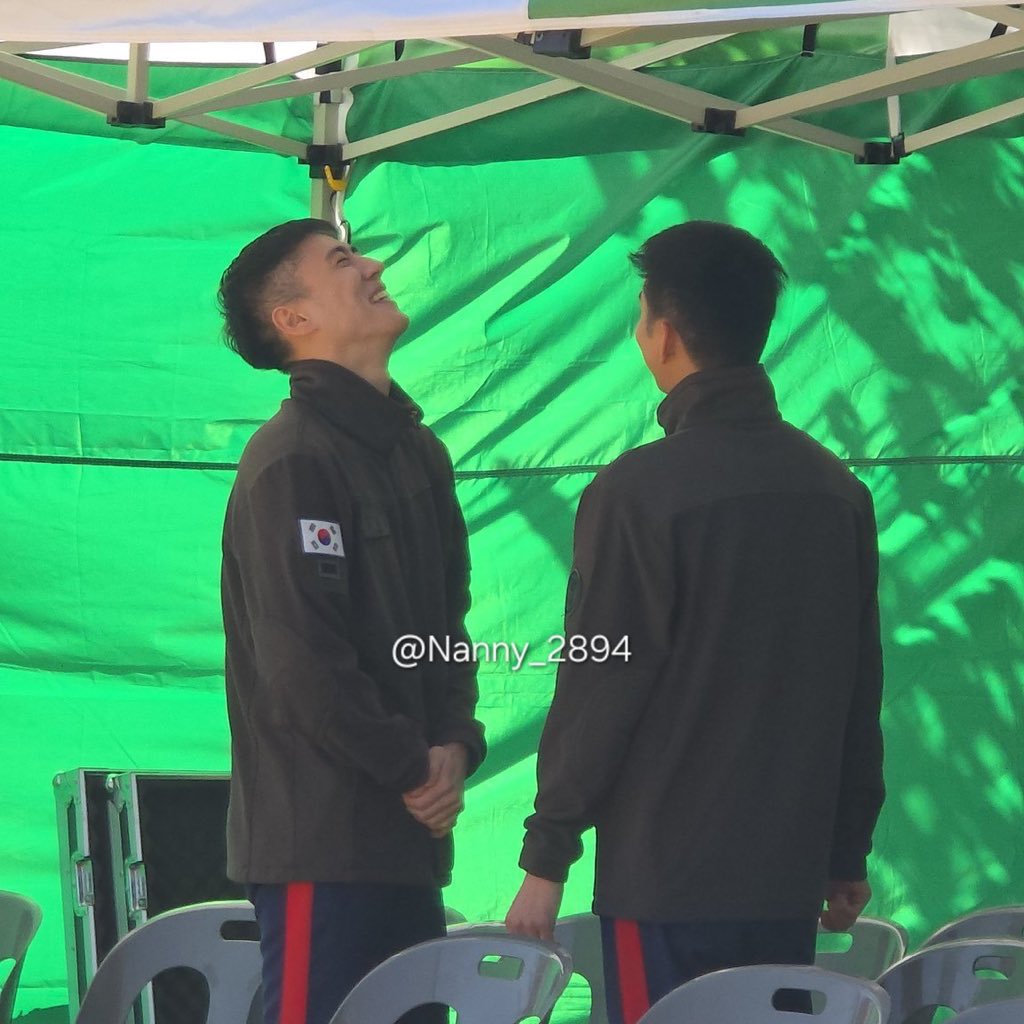 안에서 새던 재롱 밖에선 줄줄 샌다...