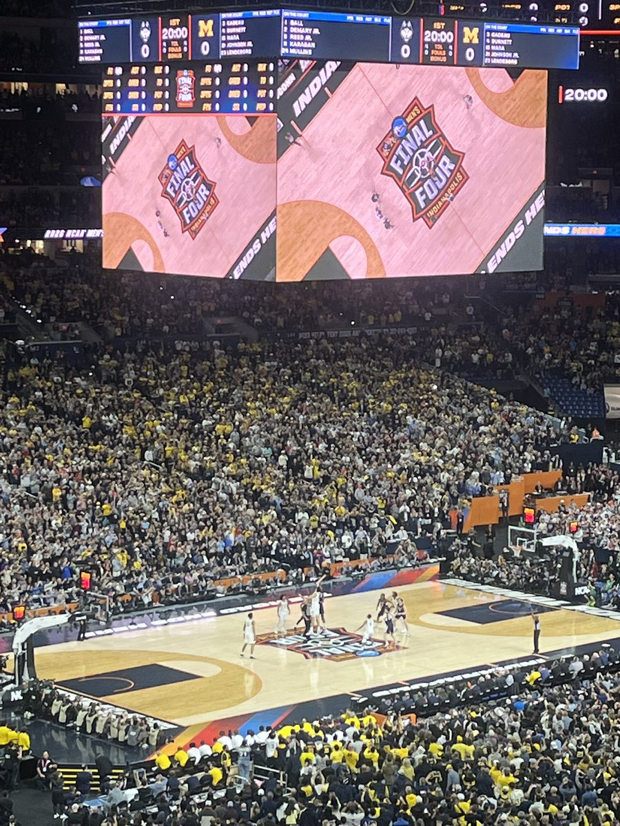 CoachBillyMims's tweet image. Michigan might be up at the half, but Danny Hurley has exactly what he wants so far. His Huskies have completely controlled the tempo of the game and held a Wolverine group that has been averaging over 90ppg in the tourney to 37 points and 0-8 shooting from 3!! #gameplan