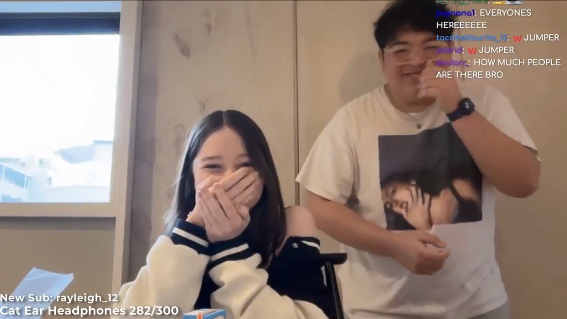 JumperUpdates's tweet photo. JUMPER CAN BE SEEN IRL IN DERAPCHU’S STREAM!! ^_^

https://t.co/a1ozfmNhuW https://t.co/zsBRSWfjtD