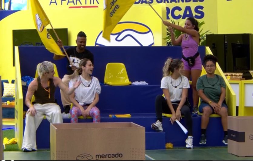 bebia RINDO DO UMBERTO 🧙‍♀️🥂 tweet media