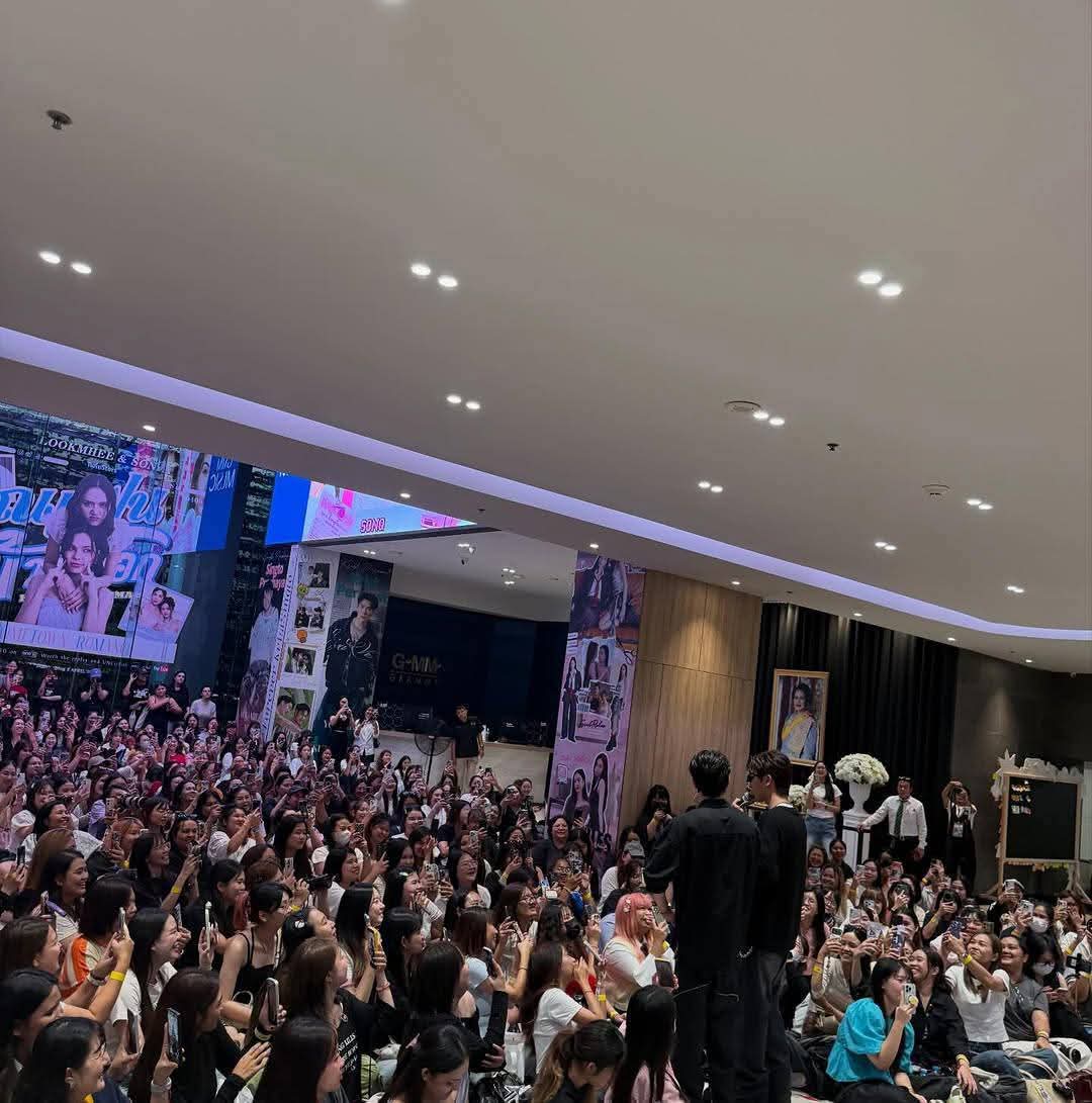 Santa Mama tweet media