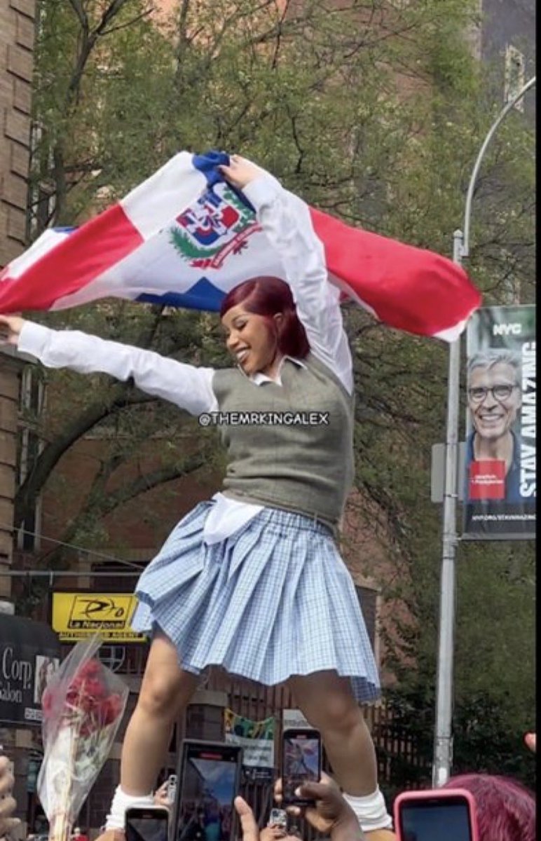 lortydouh tweet media