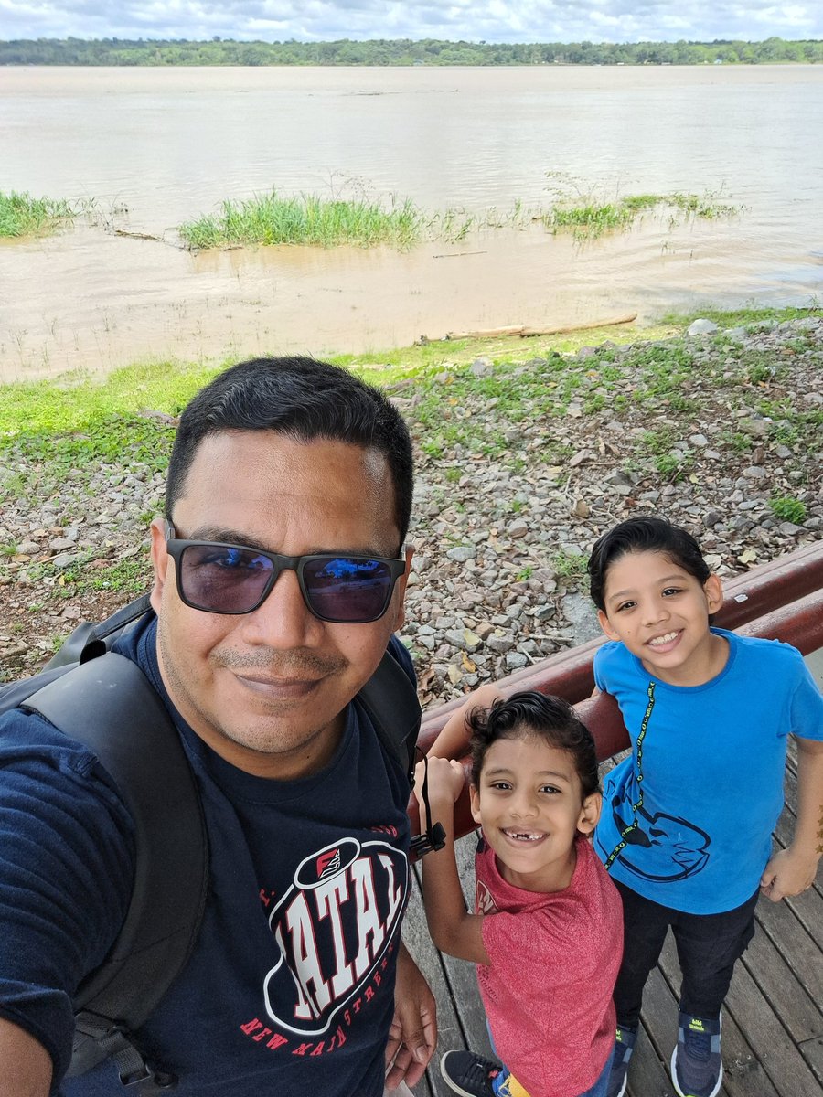 suedesantos's tweet photo. E a gente gosta de ver o rio e sentir o vento no rosto. https://t.co/Yq8Zlyvvxk