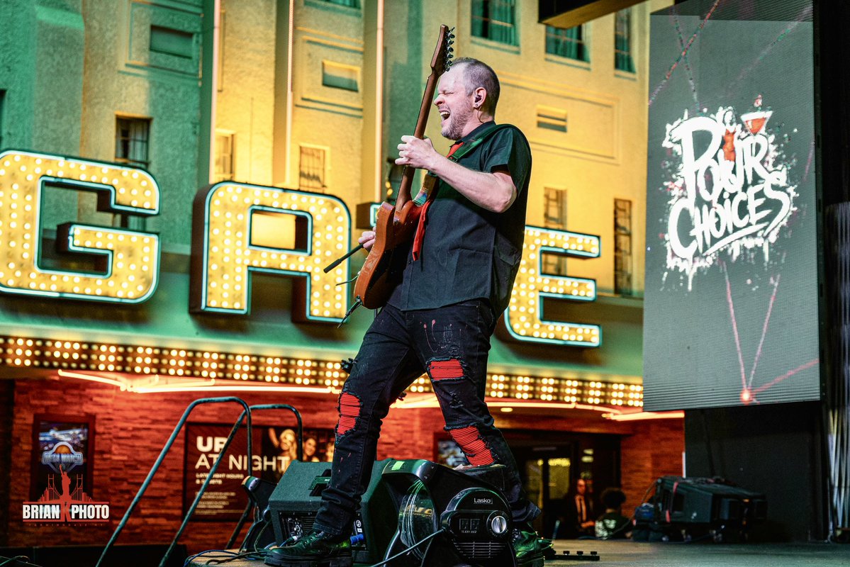 briank_photo's tweet image. Glad I got to spend some time on @fremontstreet during my Vegas trip. Got to see a couple of cool cover bands like Pour Choices. 
Not all of the fun is just on Vegas BLVD strip! 

#teamcanon #lasvegas #fremontstreet