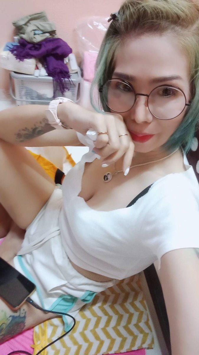 นคร tweet media