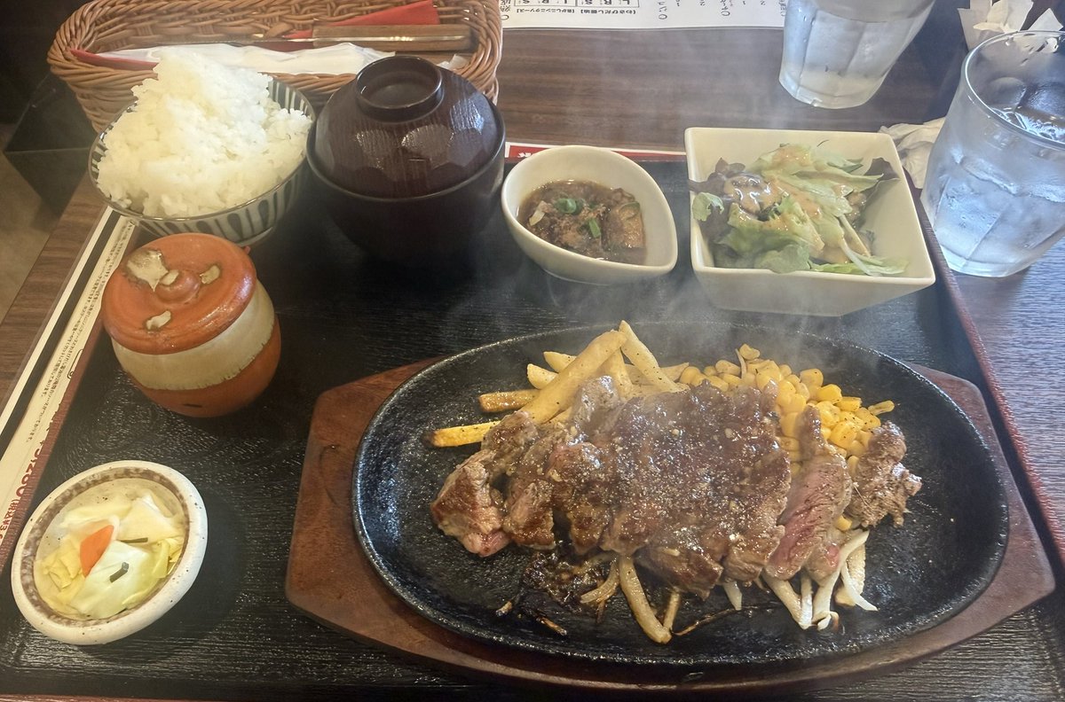 テツピー tweet media