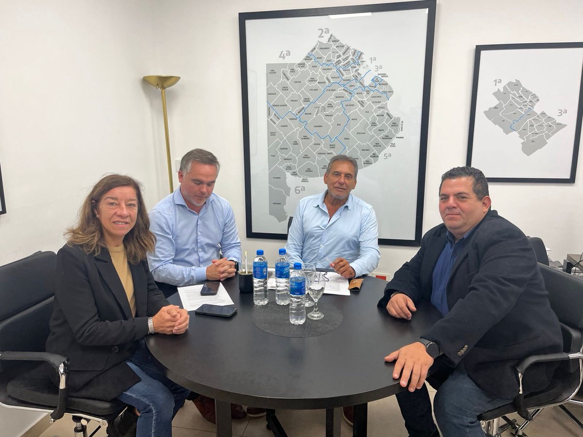 El sistema de transporte de nuestra ciudad y la Provincia necesita desarrollo y planificación. En eso coincidimos con <a href="/DamiContrerasOk/">Damian Contreras</a> y <a href="/Andrearf21/">Andrea Rodriguez</a> durante un encuentro en el que intercambiamos perspectivas sobre los principales desafíos del sector.

Gracias por este encuentro