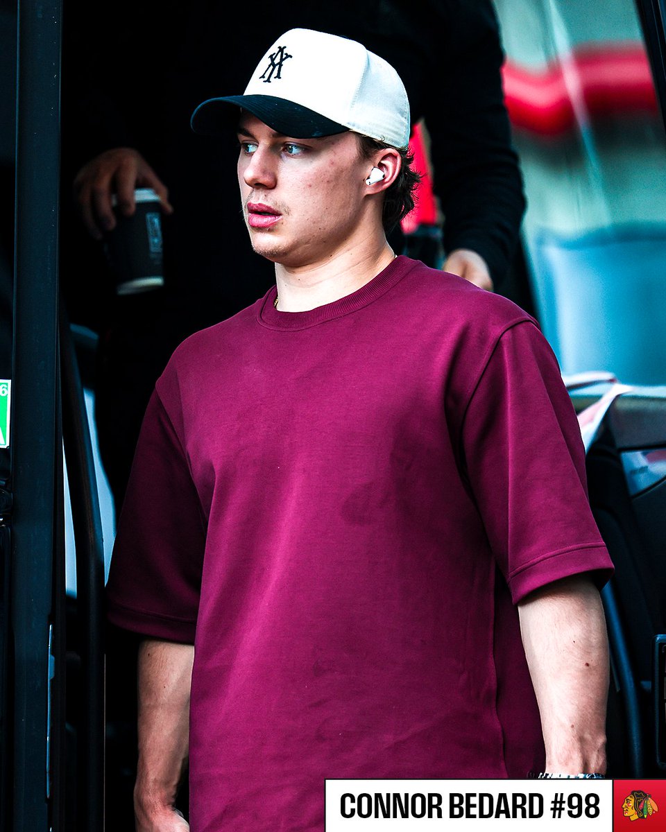 shobay17's tweet photo. the stain on his shirt 😭😭 https://t.co/Di8bfp2Jnh
