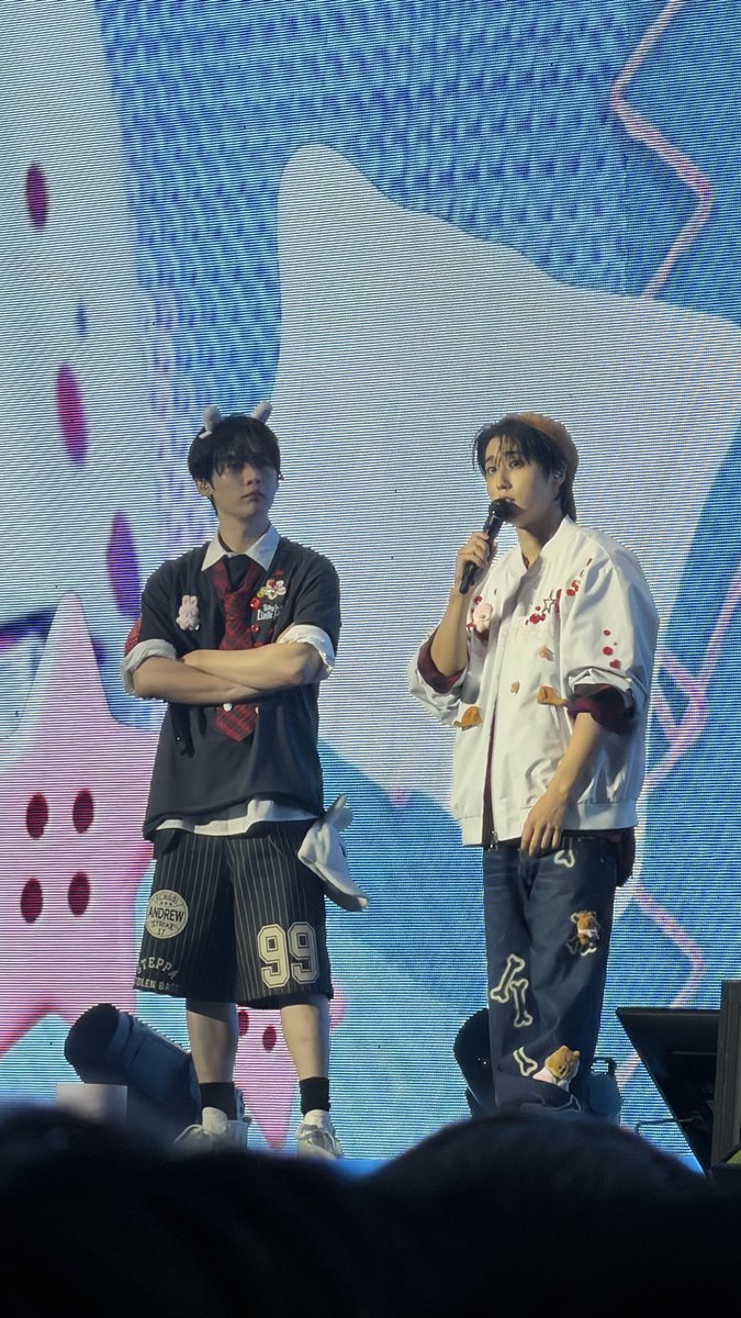 i got to see lino and han hehe
i have a few videos that ill post soon!!!!