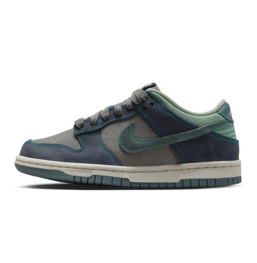 SOLELINKS's tweet photo. Ad: Dropped via Shiekh
GS Nike Dunk Low LV8 ‘Pencil Point/Mineral Slate’
=> https://t.co/toA9Mqf50K https://t.co/GhFJ4qrBaS