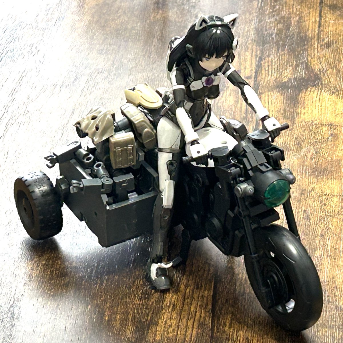 士蔵（しぐら） tweet media