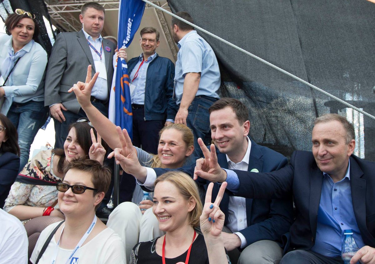 Kolektyw przypadkowych osób !
#mafiatuska
#niemównikomu
