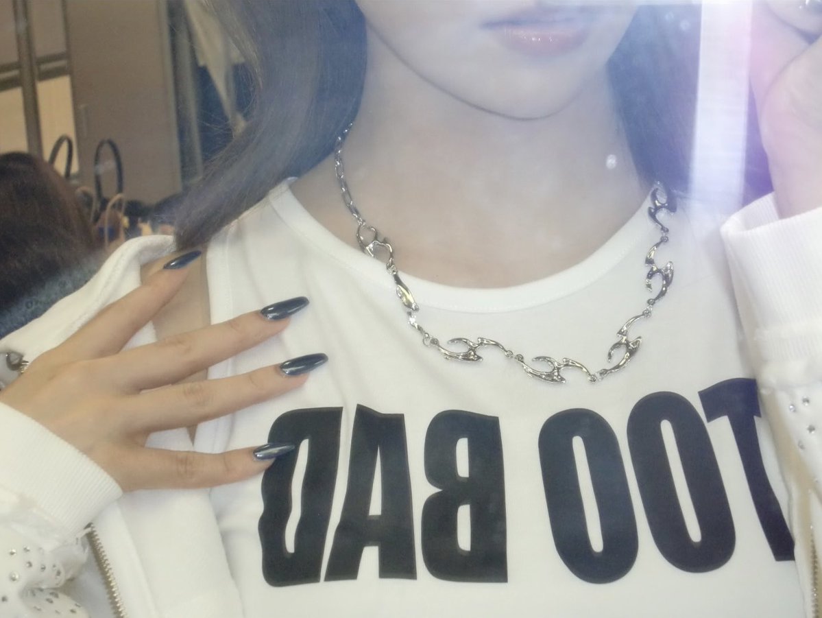 いそぷ tweet media