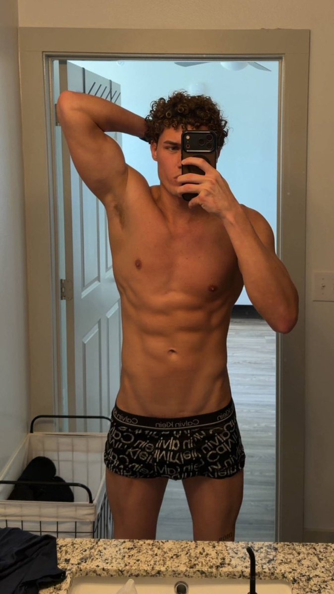 YourOnlineDaddy's tweet photo. Whose up? Dm me https://t.co/KAa5wFFIS8