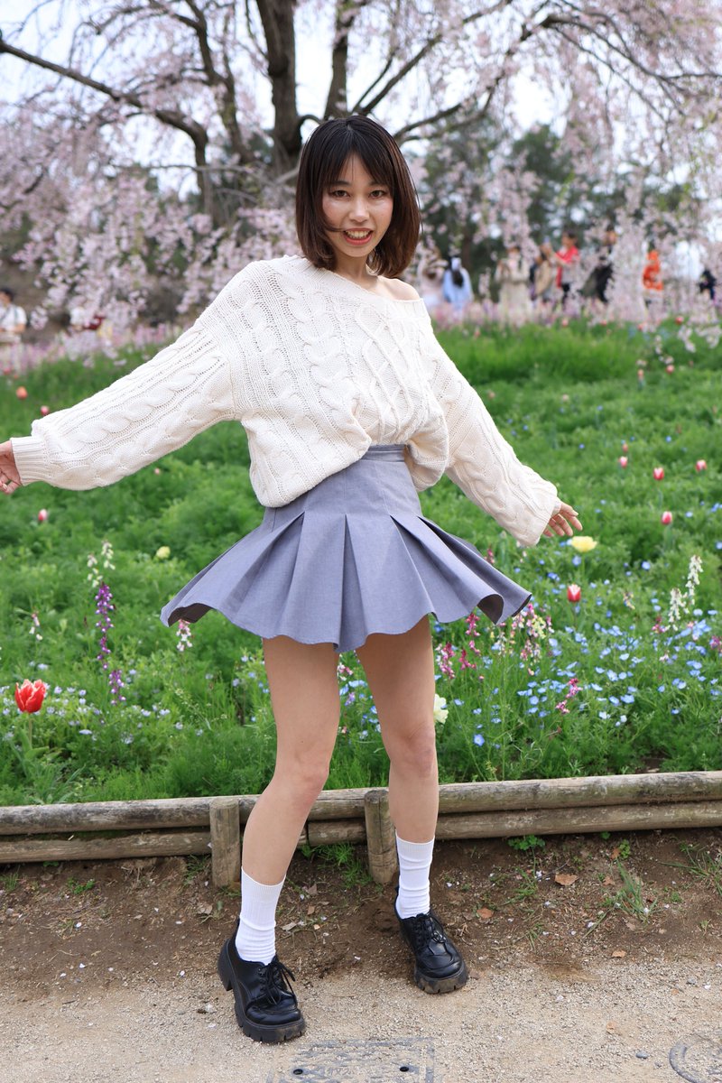 モデルさん
#優花　<a href="/2525youka2525/">🌼関 優花🌼モデル/イラスト</a>
リクエスト撮影           1/2
2026年4月
#美脚 #ポートレート #全身美
#EOS_R8 RF35mmF1.8 MACRO IS STM, #EOS_R6 EF70-200mmF4L IS USM