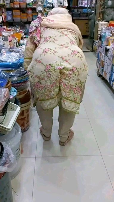 ارم بٹ tweet media