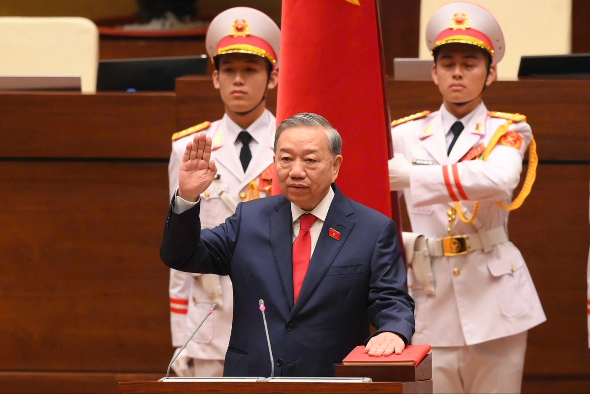 NewsDailly24/7 tweet media