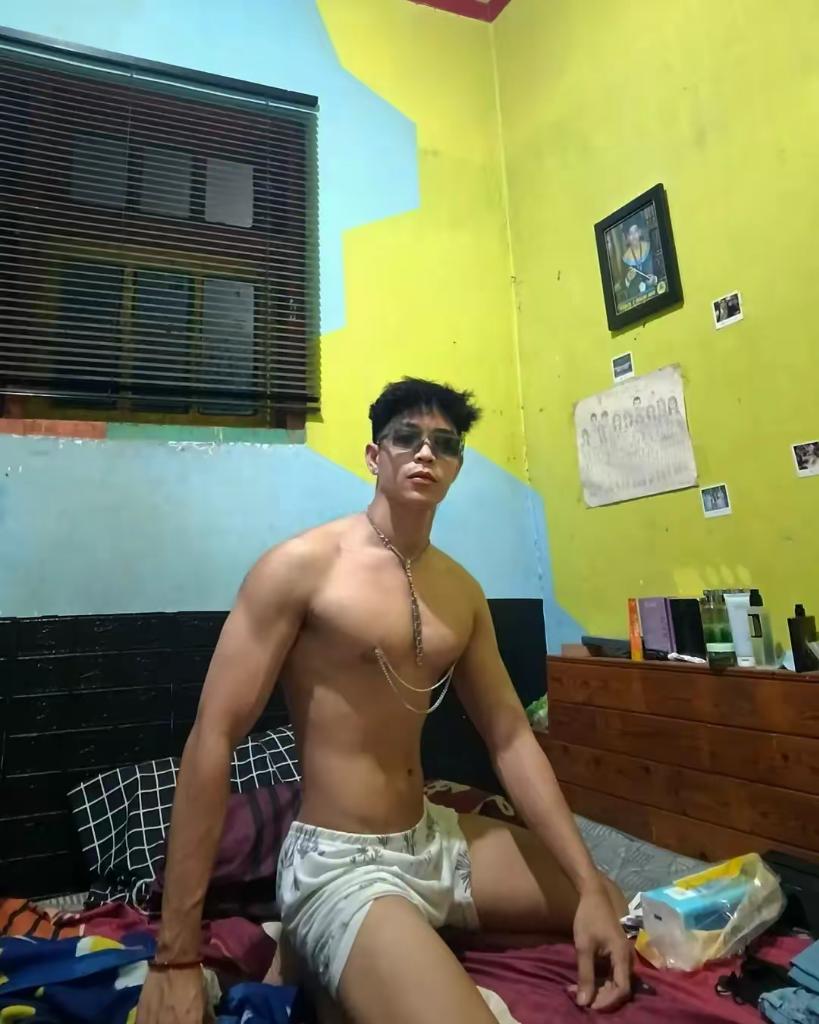 MyPhBoysLove's tweet image. free the nips! #asian #men