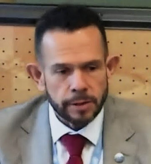 Luis Cardona tweet media