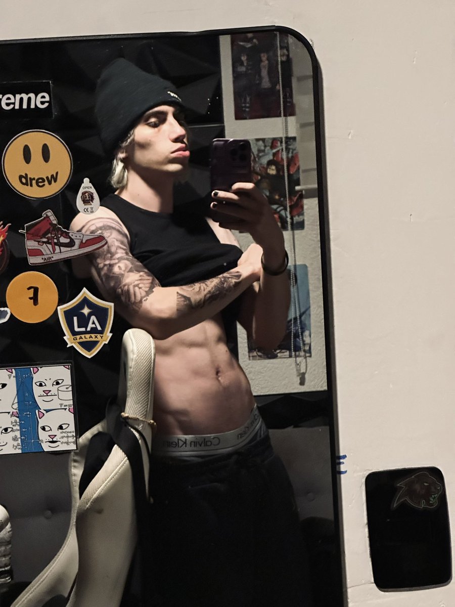 ¥𝖆𝖋𝖙𝖊 tweet media