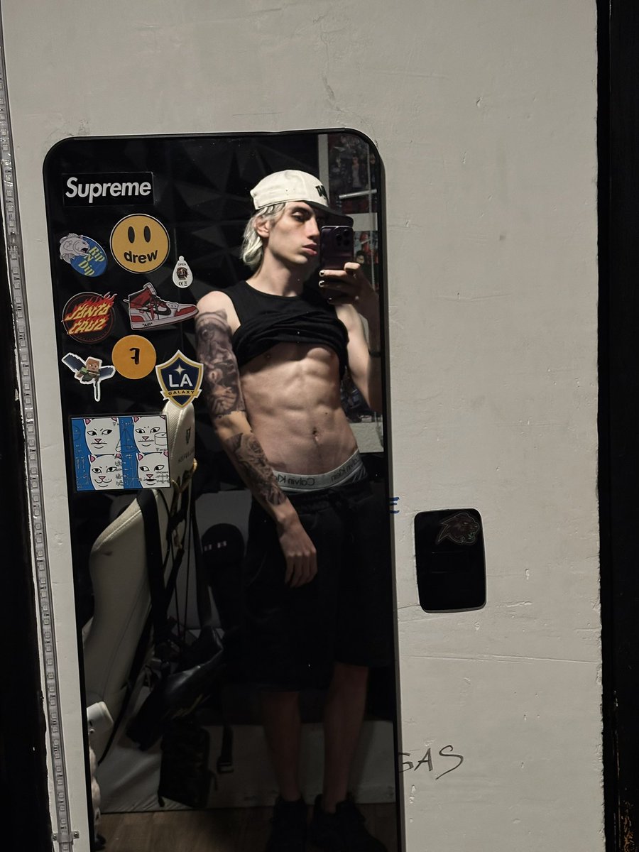 ¥𝖆𝖋𝖙𝖊 tweet media