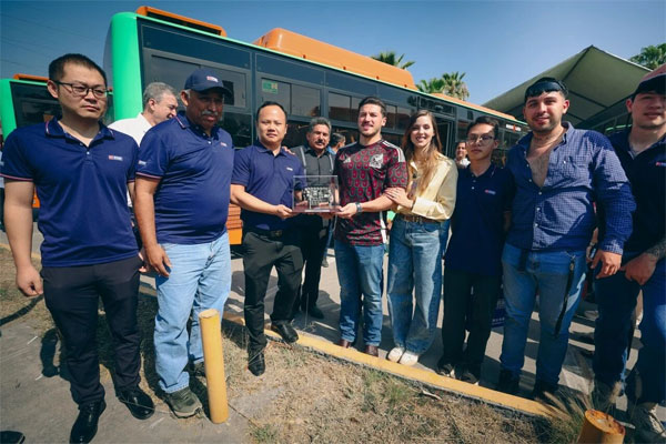 Chinabuses tweet media