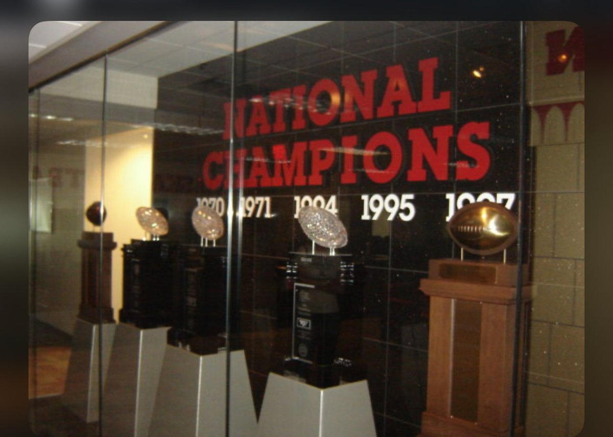 inRhuleWeTrust tweet media