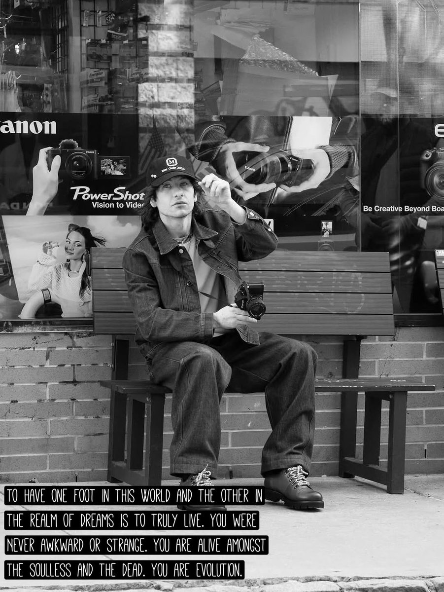 forbazza's tweet photo. Beautiful Barry Keoghan ♥️ https://t.co/CKQP5ZO7UV